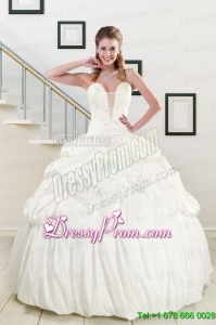 2015 White Taffeta Dresses For a Quinceanera with Beading and Pick Ups