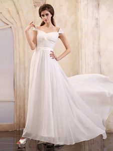 Discount Cute Cap Sleeves Brush Train White Prom Dress for Girls