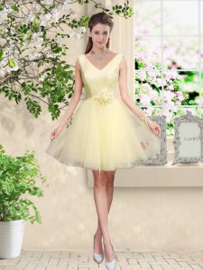 Light Yellow Tulle Lace Up V-neck Sleeveless Knee Length Quinceanera Court Dresses Lace and Belt